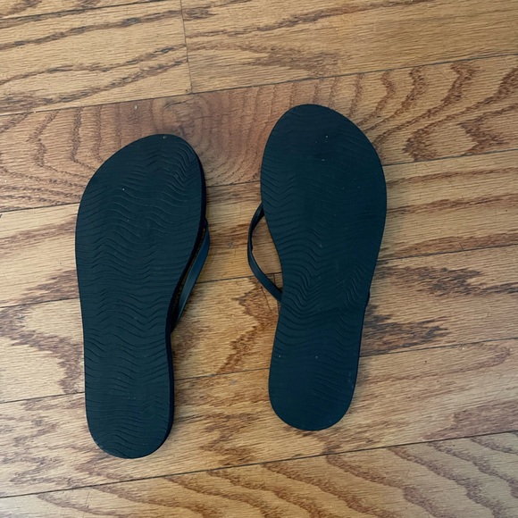 Reef Black Women’s Flip Flop Sandals Sz 8 - Picture 2 of 2